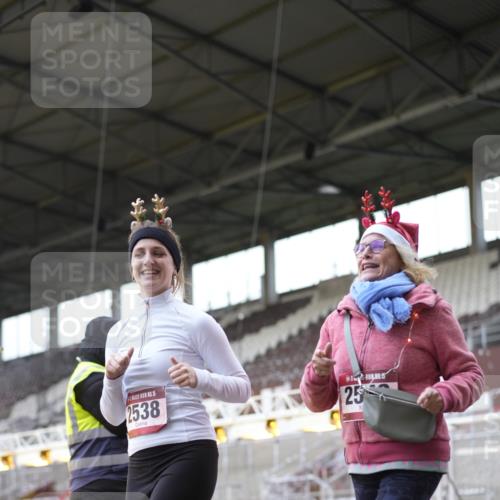 07.12.2025 - St. Pauli X-Mass-Run No. 15 Patografie http://msf.ph/oto/9366609 07.12.2025 10:56:42 Ziel 55, 236, 248, 417, 555, 568, 759, 2538, 2542, 2664 meine-sportfotos.de