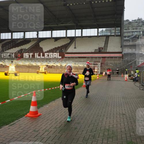07.12.2025 - St. Pauli X-Mass-Run No. 15 Fabian Wolf http://msf.ph/oto/9366627 07.12.2025 10:20:42 Ziel 392, 461, 478, 1016, 1076, 1466, 2187, 4490, 4517 meine-sportfotos.de