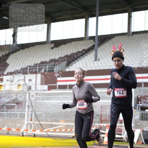 07.12.2025 - St. Pauli X-Mass-Run No. 15 Patografie http://msf.ph/oto/9366635 07.12.2025 10:56:51 Ziel 55, 417, 555, 566, 568, 763, 1203, 2538, 2542, 2664, 3275, 4799 meine-sportfotos.de