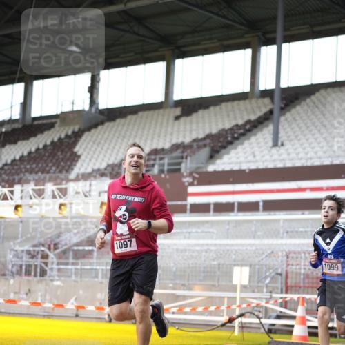 07.12.2025 - St. Pauli X-Mass-Run No. 15 Patografie http://msf.ph/oto/9366647 07.12.2025 10:57:04 Ziel 280, 566, 763, 1097, 1099, 1203, 3275, 4799 meine-sportfotos.de