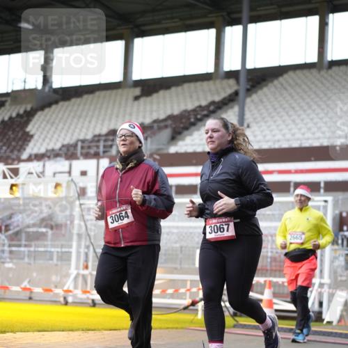 07.12.2025 - St. Pauli X-Mass-Run No. 15 Patografie http://msf.ph/oto/9366654 07.12.2025 10:57:10 Ziel 130, 251, 280, 773, 1097, 1099, 1387, 2665, 3064, 3067 meine-sportfotos.de