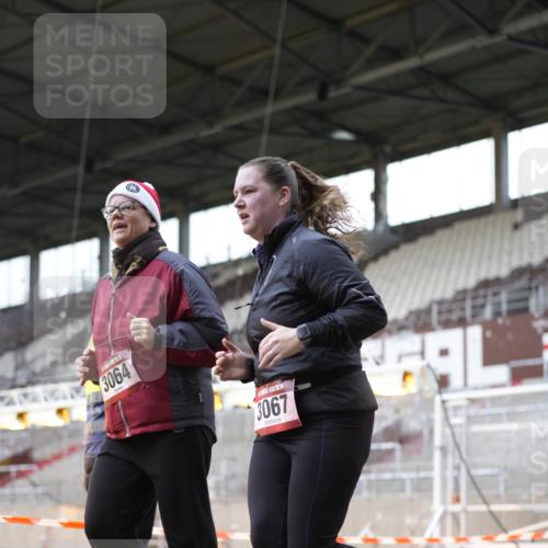 07.12.2025 - St. Pauli X-Mass-Run No. 15 Patografie http://msf.ph/oto/9366660 07.12.2025 10:57:11 Ziel 130, 251, 280, 773, 1097, 1099, 1387, 2297, 2298, 2665, 3064, 3067 meine-sportfotos.de