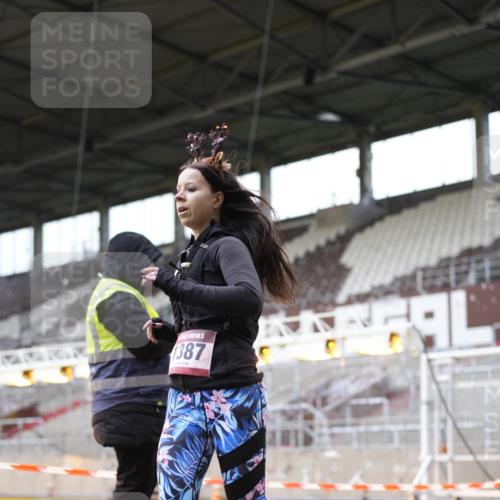 07.12.2025 - St. Pauli X-Mass-Run No. 15 Patografie http://msf.ph/oto/9366672 07.12.2025 10:57:14 Ziel 130, 251, 280, 773, 1097, 1099, 1387, 2290, 2296, 2297, 2298, 2665, 3064, 3067 meine-sportfotos.de