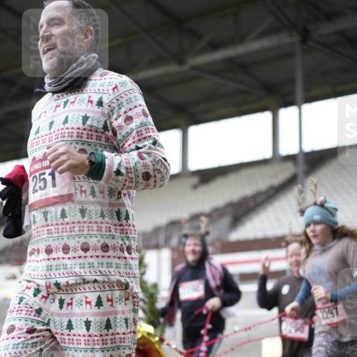 07.12.2025 - St. Pauli X-Mass-Run No. 15 Patografie http://msf.ph/oto/9366681 07.12.2025 10:57:16 Ziel 130, 251, 280, 773, 994, 1097, 1099, 1387, 2290, 2296, 2297, 2298, 2665, 3064, 3067 meine-sportfotos.de