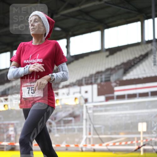 07.12.2025 - St. Pauli X-Mass-Run No. 15 Patografie http://msf.ph/oto/9366721 07.12.2025 10:57:58 Ziel 43, 75, 170, 234, 1690 meine-sportfotos.de