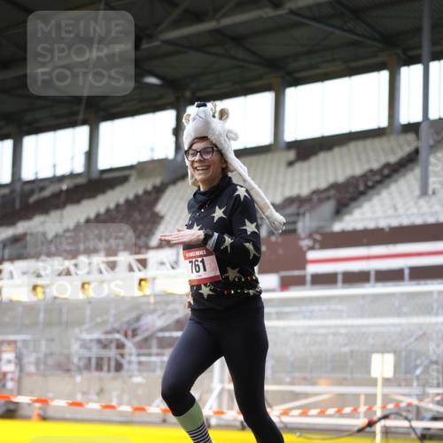 07.12.2025 - St. Pauli X-Mass-Run No. 15 Patografie http://msf.ph/oto/9366725 07.12.2025 10:58:06 Ziel 43, 75, 234, 761, 1690 meine-sportfotos.de