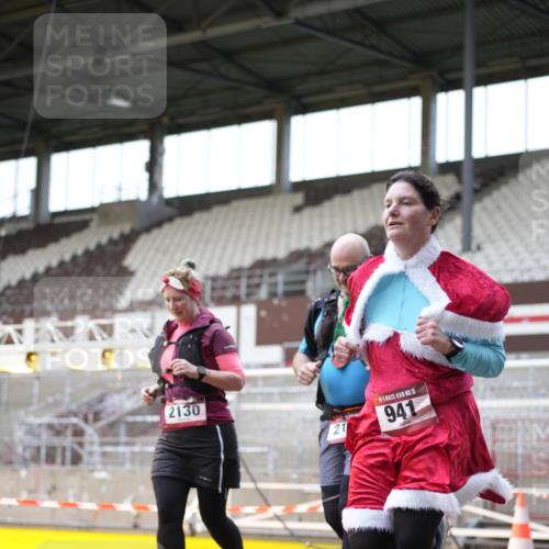07.12.2025 - St. Pauli X-Mass-Run No. 15 Patografie http://msf.ph/oto/9366739 07.12.2025 10:58:38 Ziel 7, 606, 907, 941, 1160, 1174, 1476, 2130, 2131 meine-sportfotos.de