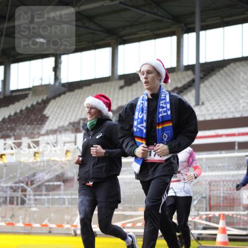 07.12.2025 - St. Pauli X-Mass-Run No. 15 Patografie http://msf.ph/oto/9366748 07.12.2025 10:58:41 Ziel 7, 606, 907, 941, 1160, 1174, 1476, 2130, 2131 meine-sportfotos.de