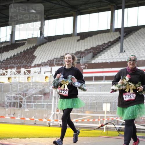 07.12.2025 - St. Pauli X-Mass-Run No. 15 Patografie http://msf.ph/oto/9366808 07.12.2025 10:59:15 Ziel 242, 2503, 2719, 2720, 2721, 2727, 2772 meine-sportfotos.de