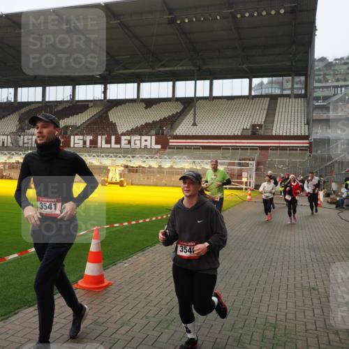 07.12.2025 - St. Pauli X-Mass-Run No. 15 Fabian Wolf http://msf.ph/oto/9366824 07.12.2025 10:21:25 Ziel 149, 270, 1326, 2173, 2927, 3062, 3091, 3384, 3540, 3541, 3848, 3849, 3984, 3988, 4117 meine-sportfotos.de