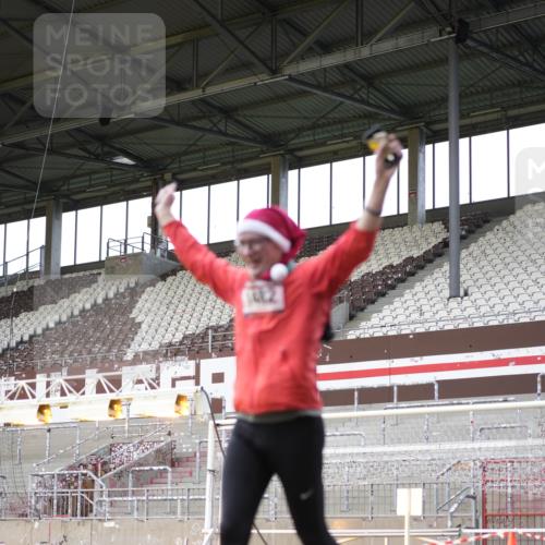07.12.2025 - St. Pauli X-Mass-Run No. 15 Patografie http://msf.ph/oto/9366847 07.12.2025 10:59:57 Ziel 529, 1482, 1558, 1702, 3586 meine-sportfotos.de