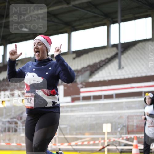07.12.2025 - St. Pauli X-Mass-Run No. 15 Patografie http://msf.ph/oto/9366853 07.12.2025 10:59:59 Ziel 529, 1482, 1558, 1702, 3586 meine-sportfotos.de