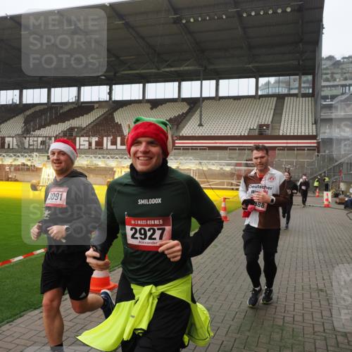 07.12.2025 - St. Pauli X-Mass-Run No. 15 Fabian Wolf http://msf.ph/oto/9366860 07.12.2025 10:21:30 Ziel 149, 270, 1326, 2173, 2927, 2997, 3062, 3091, 3384, 3540, 3541, 3848, 3849, 3988, 4117, 4158, 4169, 4170 meine-sportfotos.de
