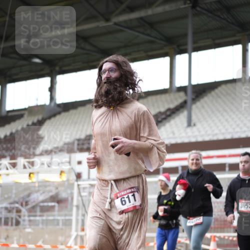 07.12.2025 - St. Pauli X-Mass-Run No. 15 Patografie http://msf.ph/oto/9366888 07.12.2025 11:00:23 Ziel 225, 435, 440, 611, 985, 988, 1721, 3952, 4478, 4793 meine-sportfotos.de