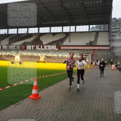 07.12.2025 - St. Pauli X-Mass-Run No. 15 Fabian Wolf http://msf.ph/oto/9366895 07.12.2025 10:21:36 Ziel 149, 270, 1326, 2927, 2997, 3062, 3091, 3384, 3540, 3541, 3988, 4158, 4169, 4170 meine-sportfotos.de