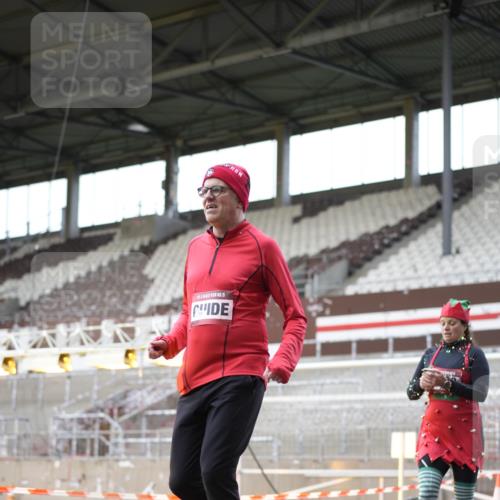 07.12.2025 - St. Pauli X-Mass-Run No. 15 Patografie http://msf.ph/oto/9366898 07.12.2025 11:00:25 Ziel 225, 435, 440, 611, 985, 988, 1721, 3952, 4478, 4793 meine-sportfotos.de