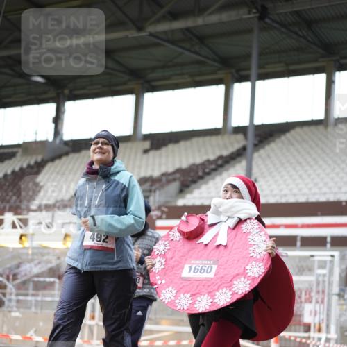 07.12.2025 - St. Pauli X-Mass-Run No. 15 Patografie http://msf.ph/oto/9366914 07.12.2025 11:00:42 Ziel 135, 410, 433, 439, 492, 1660, 3349, 3353 meine-sportfotos.de