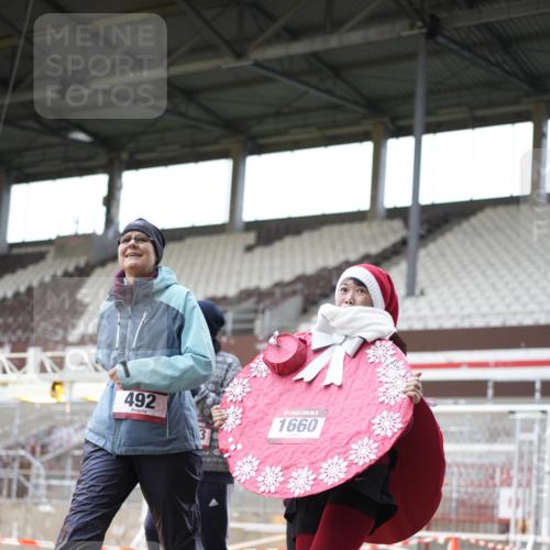 07.12.2025 - St. Pauli X-Mass-Run No. 15 Patografie http://msf.ph/oto/9366916 07.12.2025 11:00:42 Ziel 135, 410, 433, 439, 492, 1660, 3349, 3353 meine-sportfotos.de
