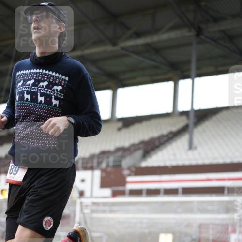 07.12.2025 - St. Pauli X-Mass-Run No. 15 Patografie http://msf.ph/oto/9366942 07.12.2025 11:01:04 Ziel 89, 557, 1065, 1068, 1705 meine-sportfotos.de
