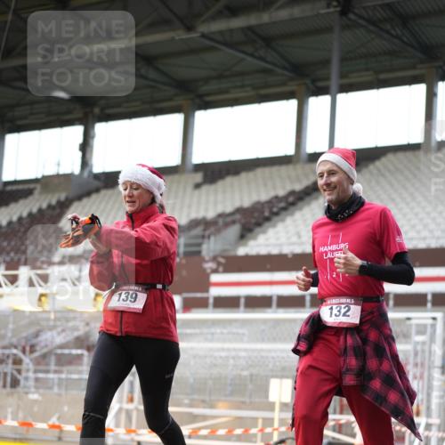 07.12.2025 - St. Pauli X-Mass-Run No. 15 Patografie http://msf.ph/oto/9366951 07.12.2025 11:01:12 Ziel 89, 132, 139, 557, 1705 meine-sportfotos.de