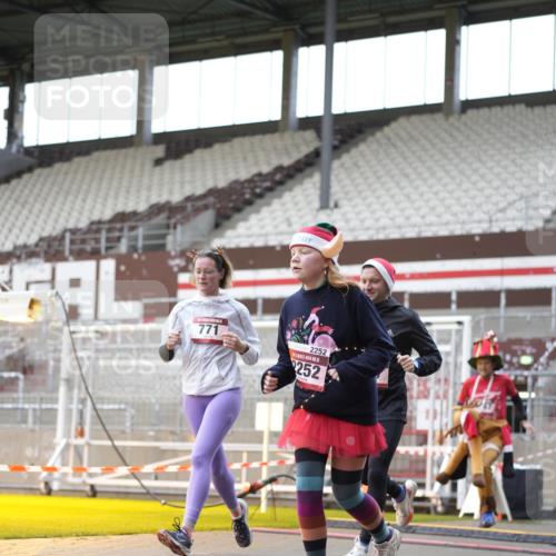 07.12.2025 - St. Pauli X-Mass-Run No. 15 Patografie http://msf.ph/oto/9366964 07.12.2025 11:01:19 Ziel 132, 139, 557, 766, 770, 771, 1300, 1367, 1615, 2251, 2252 meine-sportfotos.de