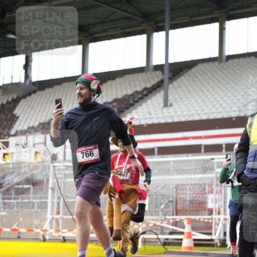 07.12.2025 - St. Pauli X-Mass-Run No. 15 Patografie http://msf.ph/oto/9366974 07.12.2025 11:01:21 Ziel 132, 139, 557, 766, 770, 771, 1300, 1367, 1615, 2251, 2252 meine-sportfotos.de