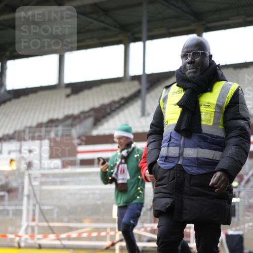 07.12.2025 - St. Pauli X-Mass-Run No. 15 Patografie http://msf.ph/oto/9366976 07.12.2025 11:01:22 Ziel 132, 139, 557, 766, 770, 771, 1300, 1367, 1615, 2251, 2252 meine-sportfotos.de