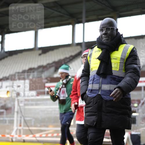 07.12.2025 - St. Pauli X-Mass-Run No. 15 Patografie http://msf.ph/oto/9366978 07.12.2025 11:01:22 Ziel 132, 139, 557, 766, 770, 771, 1300, 1367, 1615, 2251, 2252 meine-sportfotos.de