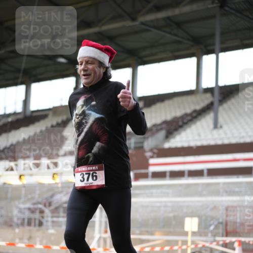 07.12.2025 - St. Pauli X-Mass-Run No. 15 Patografie http://msf.ph/oto/9366998 07.12.2025 11:01:37 Ziel 336, 376, 1045, 1048, 1067, 1367, 1615, 1637, 1640 meine-sportfotos.de