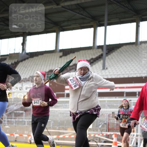 07.12.2025 - St. Pauli X-Mass-Run No. 15 Patografie http://msf.ph/oto/9367012 07.12.2025 11:01:53 Ziel 837, 838, 842, 851, 1067, 1637, 1640, 2576 meine-sportfotos.de