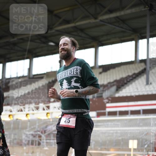 07.12.2025 - St. Pauli X-Mass-Run No. 15 Patografie http://msf.ph/oto/9367072 07.12.2025 11:02:28 Ziel 20, 25, 542, 547, 746, 747, 749, 751, 2520 meine-sportfotos.de