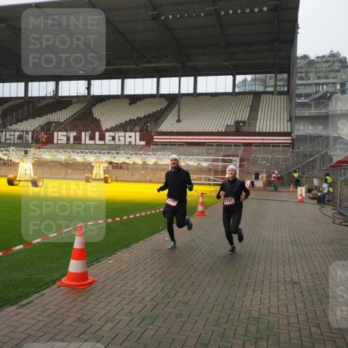 07.12.2025 - St. Pauli X-Mass-Run No. 15 Fabian Wolf http://msf.ph/oto/9367092 07.12.2025 10:22:24 Ziel 2184, 2817, 2818, 2819, 3431, 3736, 4771, 4774, 4781 meine-sportfotos.de