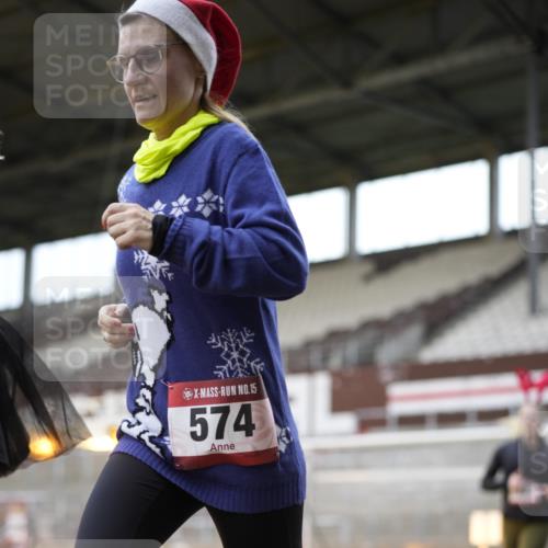 07.12.2025 - St. Pauli X-Mass-Run No. 15 Patografie http://msf.ph/oto/9367103 07.12.2025 11:02:48 Ziel 151, 160, 502, 574, 599, 602, 612, 875, 880, 953, 997, 1063, 1102, 4809 meine-sportfotos.de