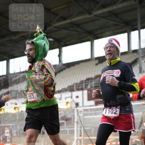 07.12.2025 - St. Pauli X-Mass-Run No. 15 Patografie http://msf.ph/oto/9367112 07.12.2025 11:02:49 Ziel 151, 160, 502, 574, 599, 602, 612, 875, 880, 953, 997, 1063, 1102, 4809 meine-sportfotos.de