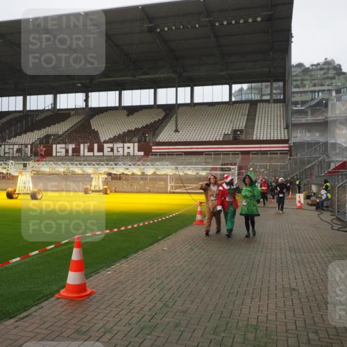 07.12.2025 - St. Pauli X-Mass-Run No. 15 Fabian Wolf http://msf.ph/oto/9367117 07.12.2025 10:22:40 Ziel 715, 739, 1636, 4419, 4509, 4539 meine-sportfotos.de