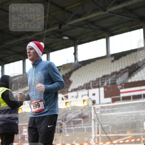 07.12.2025 - St. Pauli X-Mass-Run No. 15 Patografie http://msf.ph/oto/9367132 07.12.2025 11:02:54 Ziel 151, 160, 502, 574, 599, 602, 612, 875, 880, 953, 997, 1102, 1644, 1668, 1670, 4809 meine-sportfotos.de