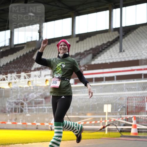 07.12.2025 - St. Pauli X-Mass-Run No. 15 Patografie http://msf.ph/oto/9367177 07.12.2025 11:03:16 Ziel 61, 64, 186, 748, 853, 1139, 1199, 1385, 1850 meine-sportfotos.de