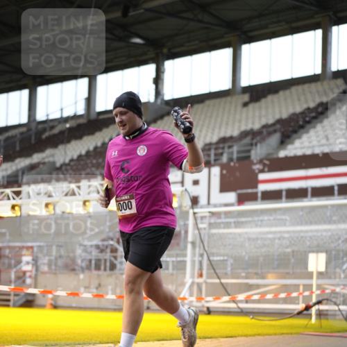 07.12.2025 - St. Pauli X-Mass-Run No. 15 Patografie http://msf.ph/oto/9367183 07.12.2025 11:03:19 Ziel 61, 64, 102, 109, 186, 748, 853, 1199, 1850 meine-sportfotos.de