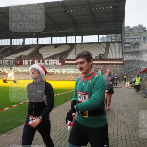 07.12.2025 - St. Pauli X-Mass-Run No. 15 Fabian Wolf http://msf.ph/oto/9367213 07.12.2025 10:22:50 Ziel 794, 3780, 4287, 4407, 4411, 4419, 4509, 4539 meine-sportfotos.de
