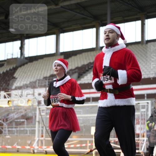 07.12.2025 - St. Pauli X-Mass-Run No. 15 Patografie http://msf.ph/oto/9367235 07.12.2025 11:04:04 Ziel 215, 216, 222, 432, 734, 764, 1200, 1252, 1254, 1401, 1695, 1854, 1856 meine-sportfotos.de