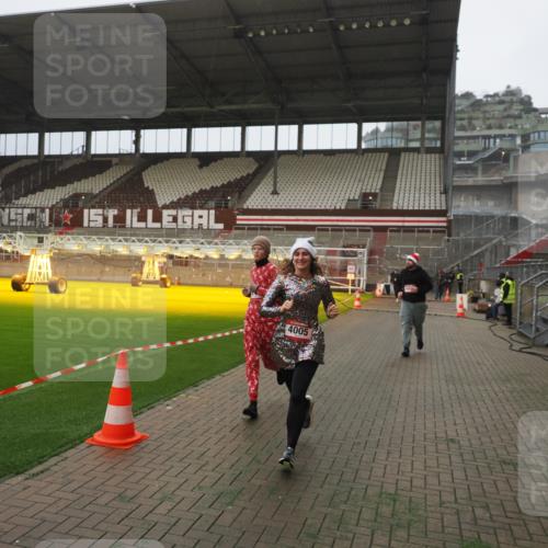 07.12.2025 - St. Pauli X-Mass-Run No. 15 Fabian Wolf http://msf.ph/oto/9367319 07.12.2025 10:23:23 Ziel 2508, 2511, 3052, 3078, 3079, 4005, 4141, 4458 meine-sportfotos.de