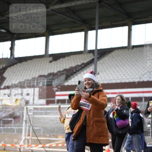 07.12.2025 - St. Pauli X-Mass-Run No. 15 Patografie http://msf.ph/oto/9367344 07.12.2025 10:50:20 Ziel 2250, 2460, 2582, 2583, 2584, 3287, 3291, 4075, 4110, 4111, 4756, 4757, 4759 meine-sportfotos.de