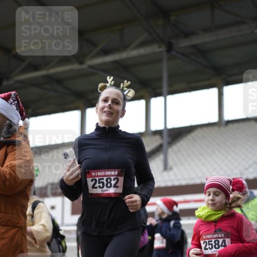 07.12.2025 - St. Pauli X-Mass-Run No. 15 Patografie http://msf.ph/oto/9367348 07.12.2025 10:50:21 Ziel 2250, 2460, 2582, 2583, 2584, 3287, 3291, 4075, 4110, 4111, 4756, 4757, 4759 meine-sportfotos.de