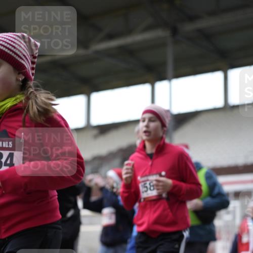 07.12.2025 - St. Pauli X-Mass-Run No. 15 Patografie http://msf.ph/oto/9367351 07.12.2025 10:50:22 Ziel 2250, 2460, 2582, 2583, 2584, 3287, 3291, 4075, 4110, 4111, 4756, 4757, 4759 meine-sportfotos.de