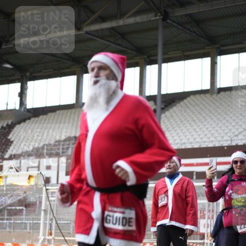 07.12.2025 - St. Pauli X-Mass-Run No. 15 Patografie http://msf.ph/oto/9367354 07.12.2025 10:50:25 Ziel 2250, 2460, 2582, 2583, 2584, 3287, 3291, 3368, 4075, 4110, 4111, 4756, 4757, 4759 meine-sportfotos.de