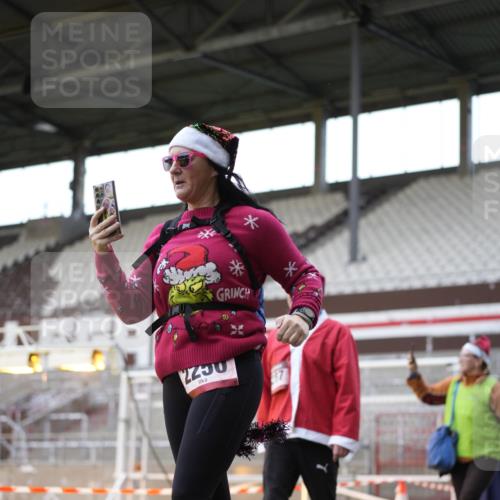 07.12.2025 - St. Pauli X-Mass-Run No. 15 Patografie http://msf.ph/oto/9367357 07.12.2025 10:50:26 Ziel 2250, 2460, 2582, 2583, 2584, 3287, 3291, 3368, 4075, 4110, 4111, 4756, 4757, 4759 meine-sportfotos.de
