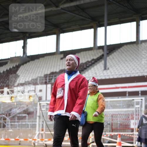 07.12.2025 - St. Pauli X-Mass-Run No. 15 Patografie http://msf.ph/oto/9367359 07.12.2025 10:50:27 Ziel 2250, 2460, 2582, 2583, 2584, 3287, 3291, 3368, 4075, 4110, 4111, 4756, 4757, 4759 meine-sportfotos.de
