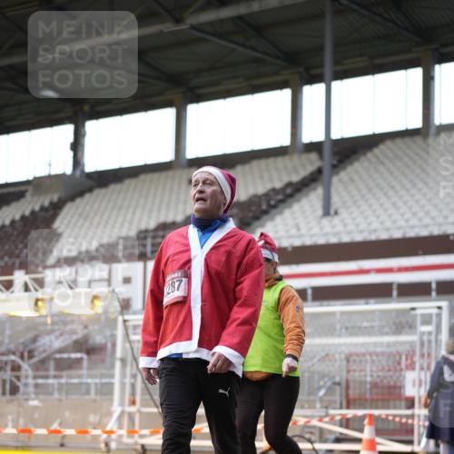 07.12.2025 - St. Pauli X-Mass-Run No. 15 Patografie http://msf.ph/oto/9367360 07.12.2025 10:50:28 Ziel 1726, 1729, 2250, 2460, 2582, 2583, 2584, 3287, 3291, 3368, 4075, 4110, 4111, 4756, 4757, 4759 meine-sportfotos.de