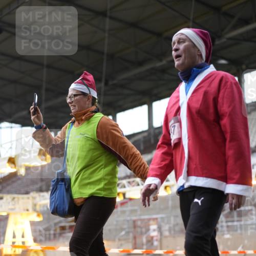 07.12.2025 - St. Pauli X-Mass-Run No. 15 Patografie http://msf.ph/oto/9367361 07.12.2025 10:50:29 Ziel 1726, 1729, 2250, 2460, 2582, 2583, 2584, 3287, 3291, 3368, 4075, 4110, 4111, 4756, 4757, 4759 meine-sportfotos.de