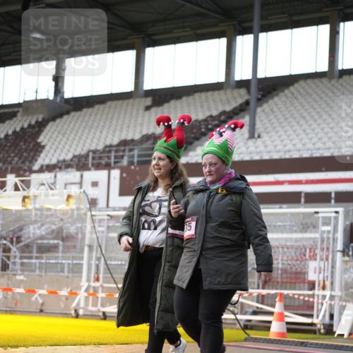 07.12.2025 - St. Pauli X-Mass-Run No. 15 Patografie http://msf.ph/oto/9367377 07.12.2025 10:50:43 Ziel 381, 564, 1726, 1729, 1730, 2737, 2738, 2763, 3368, 4535, 4537, 4760, 4881 meine-sportfotos.de